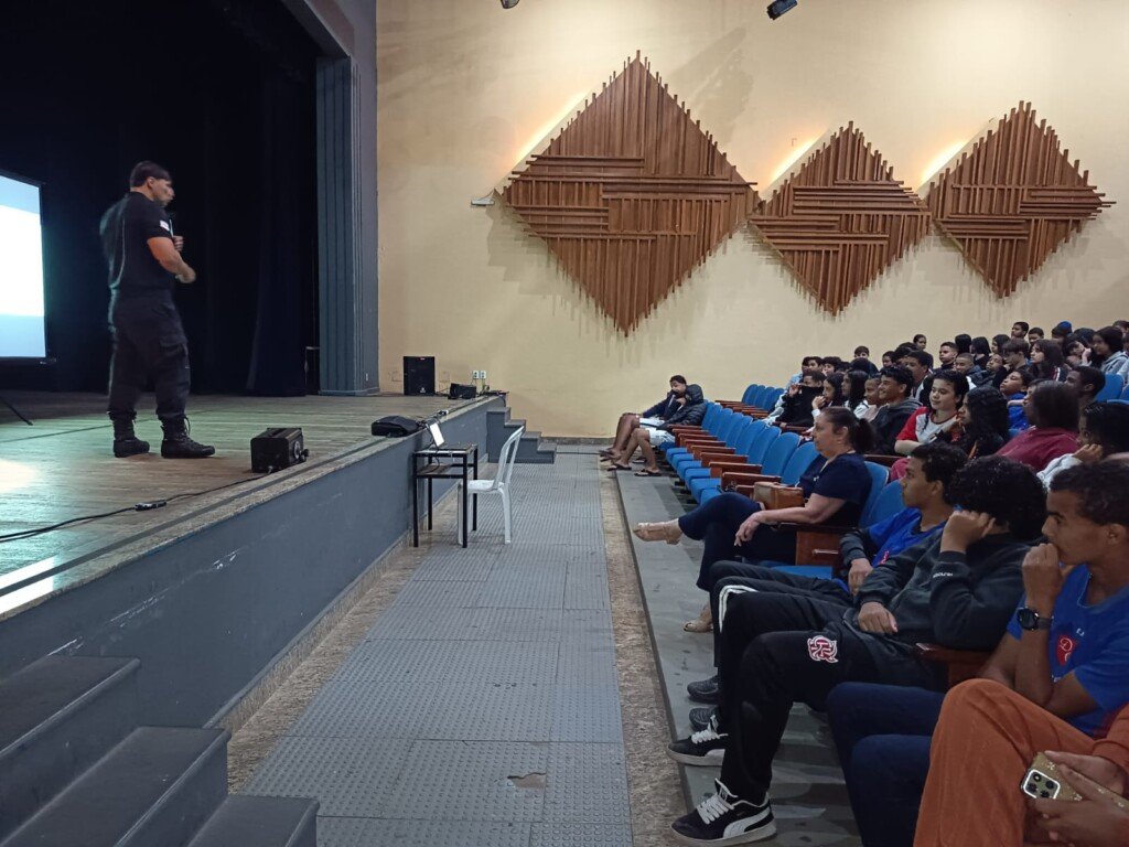 2026-08-26 - OAB na escola (26)