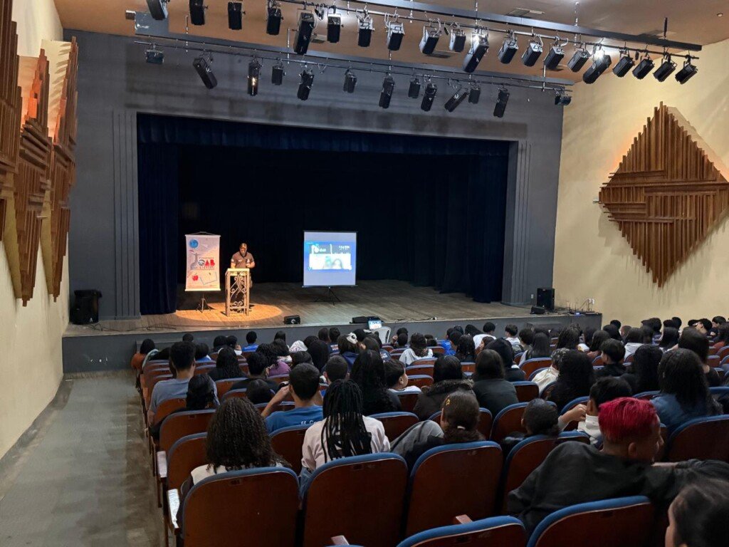 2026-08-26 - OAB na escola (34)